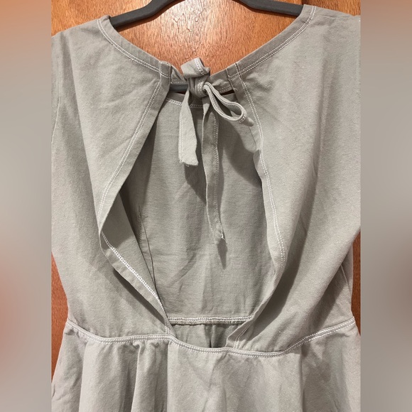 NWT Open Back Peplum Top - Picture 4 of 5